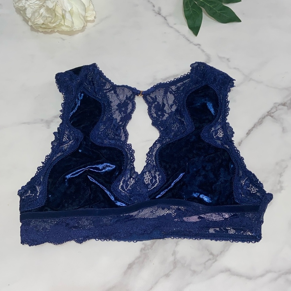 Victoria Secret Blue Velvet Bralette Size Small